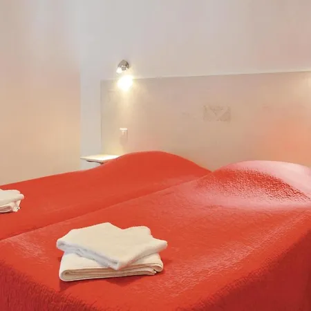 4 Bedroom Lovely In Casa de Férias Roisel