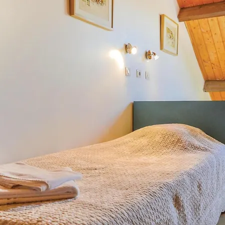 4 Bedroom Lovely In * Roisel