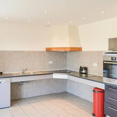 4 Bedroom Lovely In Casa de Férias Roisel