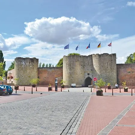 4 Bedroom Lovely In 別荘