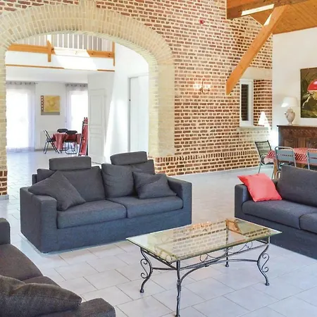 4 Bedroom Lovely In Holiday home Roisel
